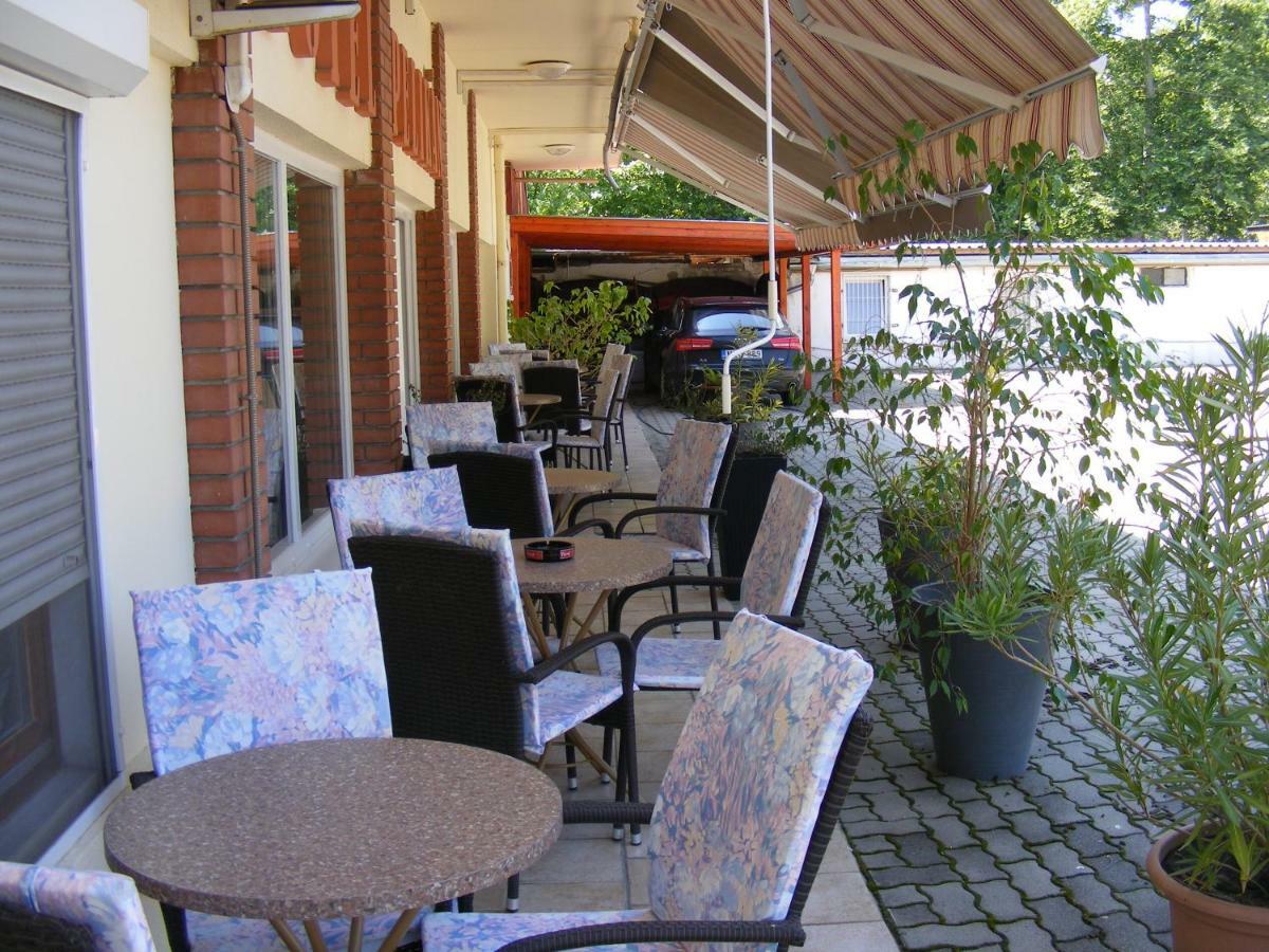 Hotel Pelikan Hodmezovasarhely Exterior photo