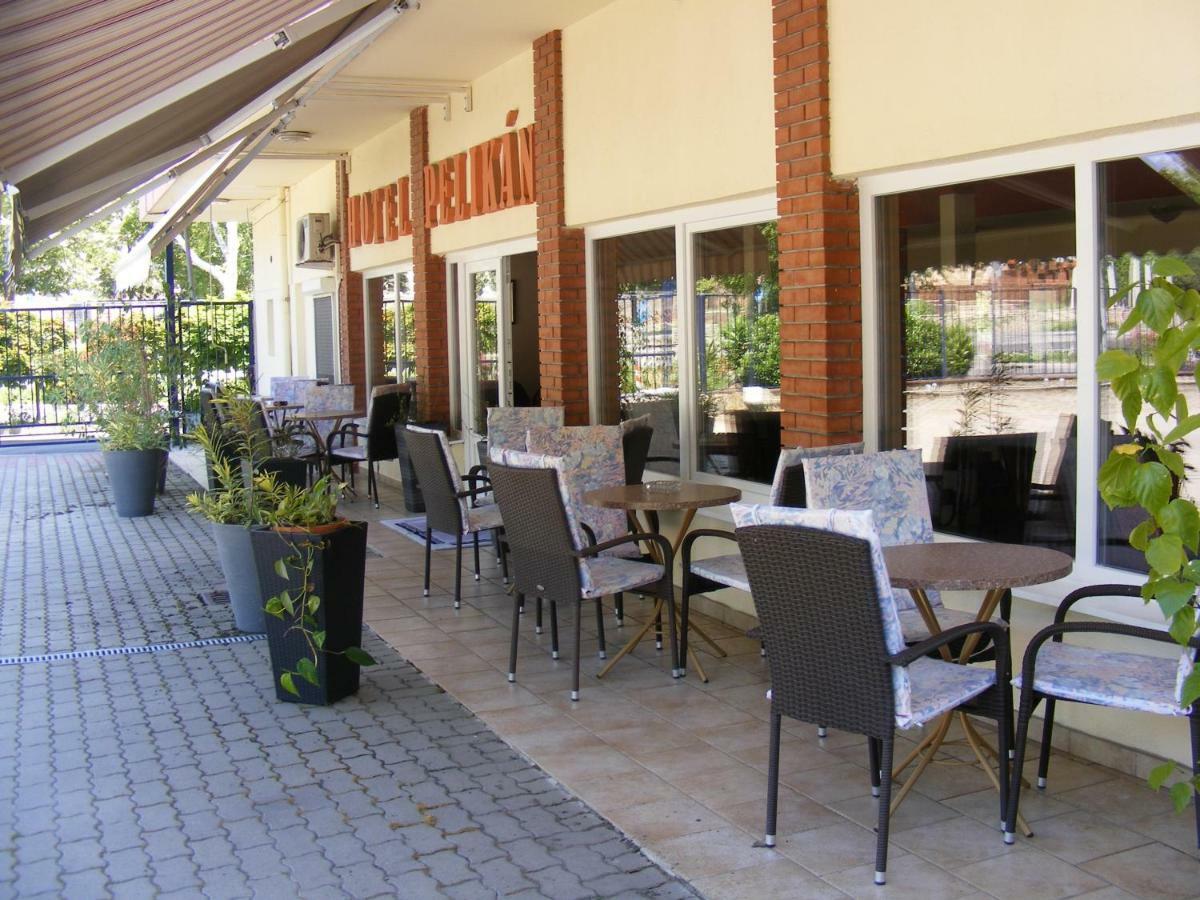 Hotel Pelikan Hodmezovasarhely Exterior photo